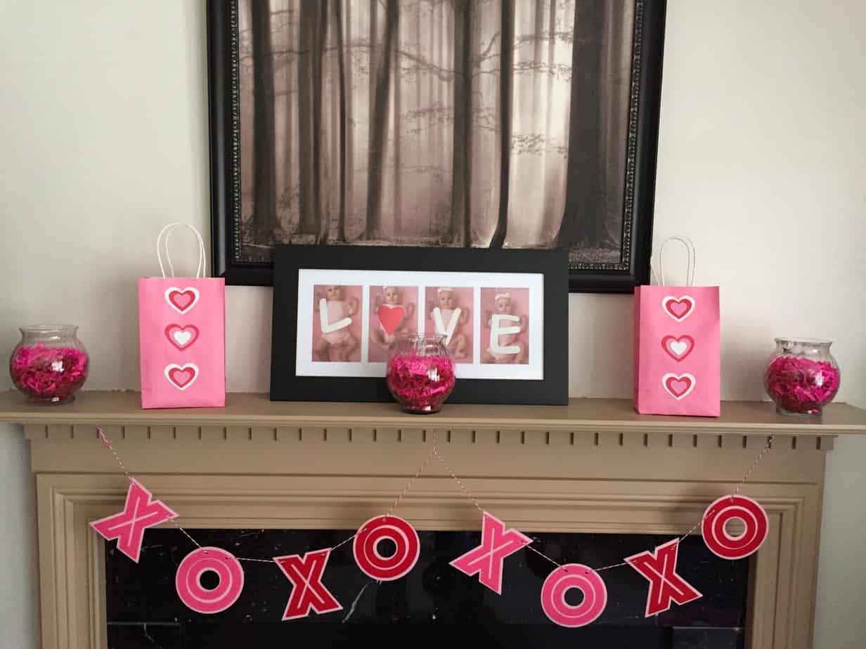 Fireplace-Mantle-Garland-and-Display