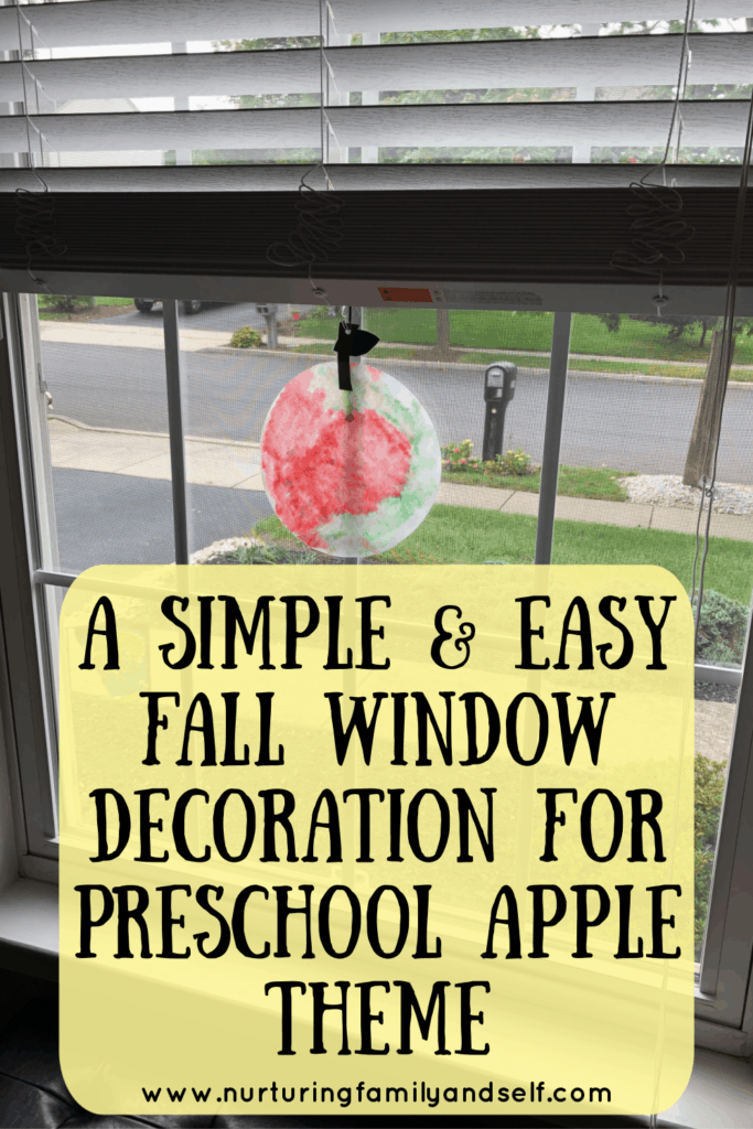 Engage your preschooler in this easy apple art project perfect for apple-themed learning. Build fine motor skills, talk about the parts of an apple and colors of apples. Decorate your home with the finished product. 